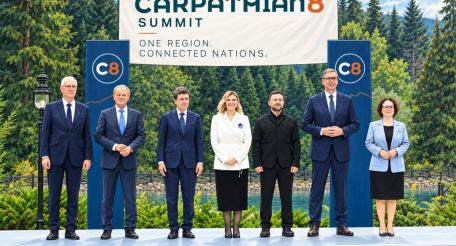 Лидеры нескольких стран собрались на западе Украины для учреждения Карпатской восьмёрки