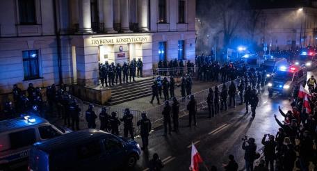 Туск – против Навроцкого: попытка государственного переворота в Польше