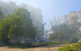 в результате обстрела Первомайска в ЛНР со стороны ВСУ обрушилась стена многоквартирного дома