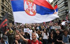 Протесты в Сербии приняли массовый характер