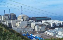 22 марта 2025 года на первом энергоблоке французской АЭС «Фламанвиль» сработала пожарная сигнализация из-за «выброса сжатого водяного пара, вызванного утечкой в первом контуре, расположенном в насосе в здании реактора первого блока».