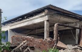 несколько ангаров/складских помещений поражено Геранями в районе Доброполья, источник Телеграм-канал Хроники Гераней