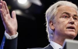 Лидер крупнейшей оппозиционной партии Нидерландов Герт Вилдерс призвал правительство прекратить приём мигрантов из Африки и Азии, а украинских мужчин-беженцев выдворить на родину. 