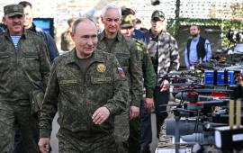 Владимир Путин на учениях "Запад - 2025"
