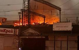 пожар после прилёта «Гераней» по железнодорожной станции в Фастове Киевской области, источник Телеграм-канал Военный Осведомитель