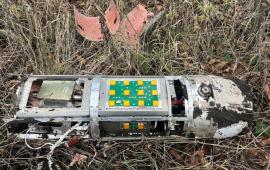 обнаруженный противником обломок авиабомбы УМПБ-5Р с 16-канальной помехозащищённой CRPA-антенной, источник Телеграм-канал Военный Осведомитель