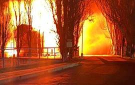 фото из Черноморска (Одесская область). Вражеские паблики подтверждают мощный удар, нанесенный минувшей ночью по объектам портовой инфраструктуры, в т.ч. по одному из терминалов, источник Телеграм-канал Военкор Котенок