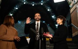 США столкнулись с необычным прецедентом: мэр Нью-Йорка принёс присягу на священном Коране