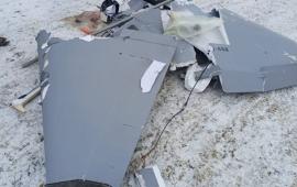 противник публикует обломки нашего дрона БМ-35 с установленным старлинком. РЭБ на него не действует. Дроном БМ-35 был недавно поражён корабль возле порта Одессы, источник Телеграм-канал Позывной Брюс