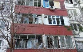 минувшей ночью ВСУ совершили артиллерийский обстрел города Энергодара. В результате атаки повреждения получил многоквартирный жилой дом: выбиты стёкла, повреждён фасад здания, пострадал мужчина, источник Телеграм-канал Балицкий Евгений