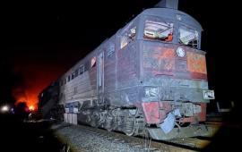в Свердловском округе ЛНР БПЛА ВСУ атаковали гражданский грузовой состав с топливом. Ранены машинист и его помощник, источник Телеграм-канал KRM РФ