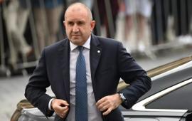 Партия бывшего болгарского президента Румена Радева «Прогрессивная Болгария» лидирует в соцопросах и имеет все шансы победить на парламентских выборах, назначенных на апрель. 