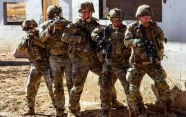 Молодые американцы не хотят служить в армии, а когда туда попадают, зарабатывают на финансовых рынках