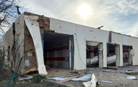 в Николаевке (Донбасс) прилетело по цели на территории пожарной части, источник сообщество Хроники Гераней в мессенджере МАХ