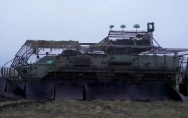 довольно редкий БТР-4Е «Буцефал» с антидроновой защитой по кругу и системами РЭБ НГУ, весна 2026 года, источник сообщество Военный Осведомитель в мессенджере МАХ