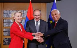 Урсула фон дер Ляйен, Никол Пашинян и Альберто Кошта