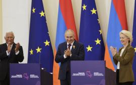 Антониу Кошта, Никол Пашинян и Урсула фон дер Ляйен в Ереване 