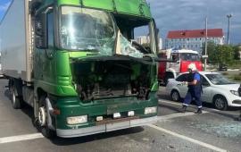 в Белгороде украинские дроны атаковали два грузовых автомобиля, водитель одной из фур погиб, источник МАХ-канал Военный Осведомитель