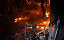 в Запорожье, после ударов Гераней, вспыхнул сильный пожар. Официально, под удар попали АЗС и СТО, источник МАХ-канал Хроники Гераней