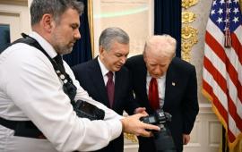 Президенты США Дональд Трамп и Узбекистана Шавкат Мирзиёев