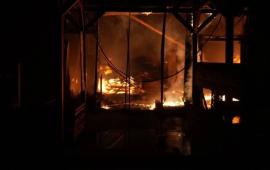 на месте удара Гераней в Запорожье вспыхнул сильный пожар, источник МАХ-канал Хроники Гераней