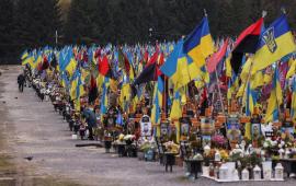Украина после 35 лет независимости превращается в большое кладбище