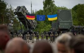 Европа увеличивает военную помощь Украине