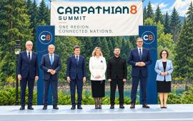 Лидеры нескольких стран собрались на западе Украины для учреждения Карпатской восьмёрки