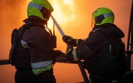 любопытные сообщения из украинских пабликов: после вчерашних ударов ВС РФ по объектам в Одесской области и масштабных пожаров там проводилась проверка на …радиационное загрязнение. А вот с чем связана работа специалистов химической и радиационной защиты на территории объектов, казалось бы, обычного и мирного агрохолдинга, не сообщается, источник МАХ-канал Военкор Котенок