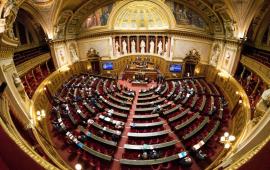 Верхняя палата французского парламента 181 голосом против 134 отклонила конституционную реформу, предусматривающую наделение Корсики автономными правами.